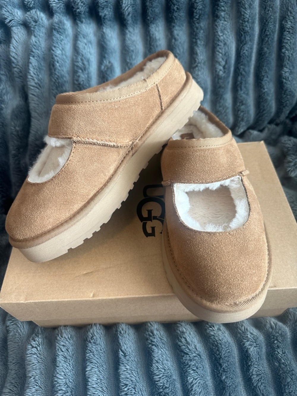 UGG Chestnut Suede Mary Jane Platform Clogs size 5kids/7 women’s